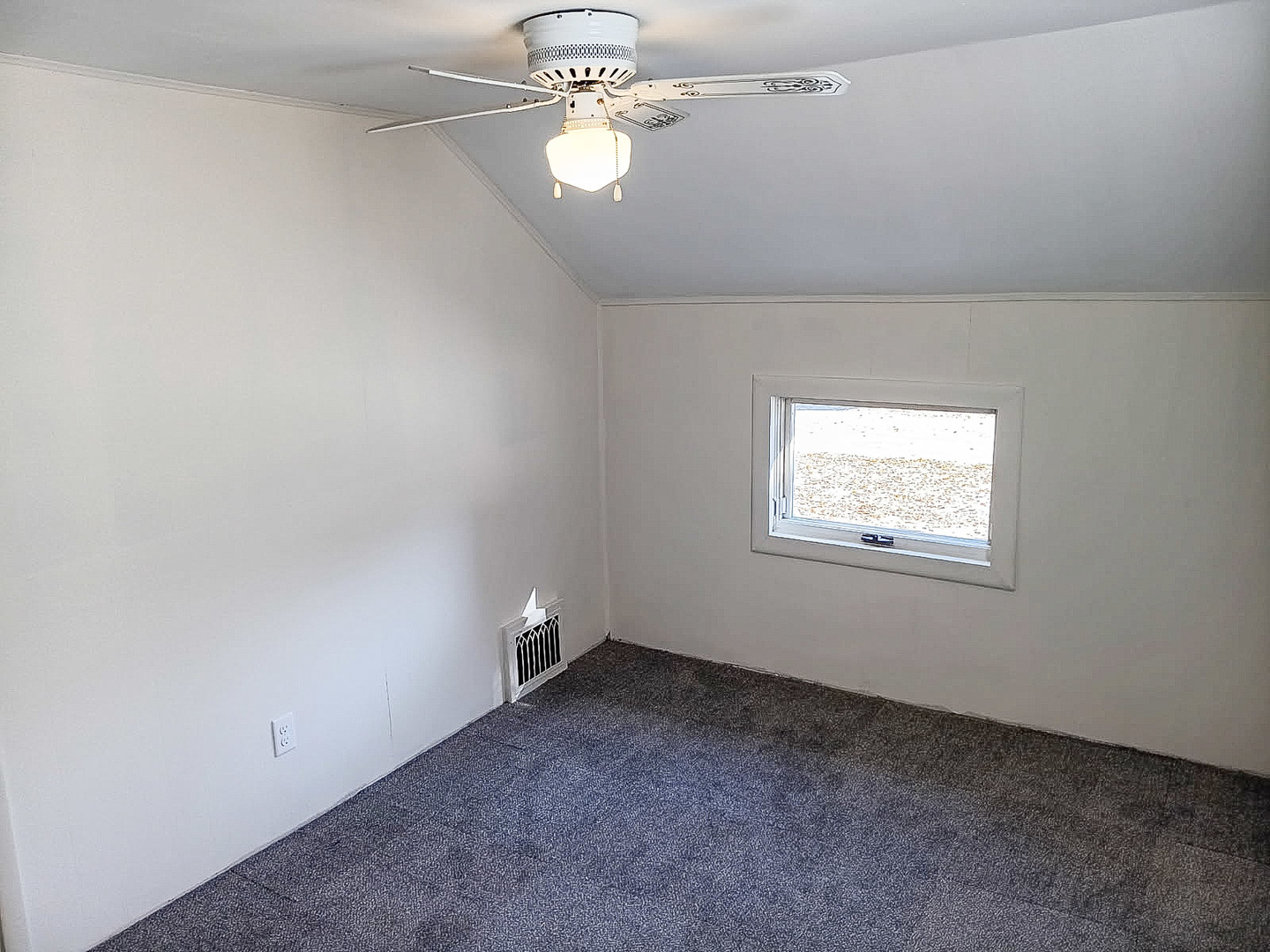 203 North Main Coleta, IL 61081 - Photo 18 of 33