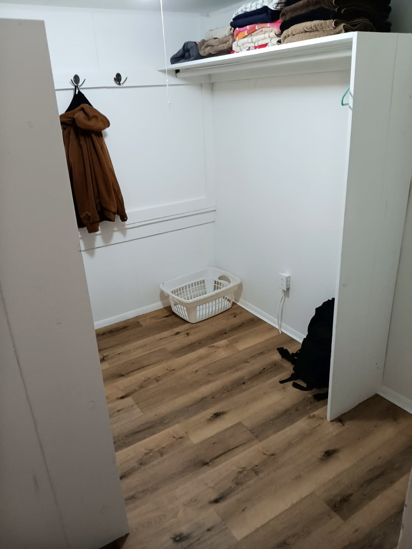 203 North Main Coleta, IL 61081 - Photo 10 of 36 a close view of closet