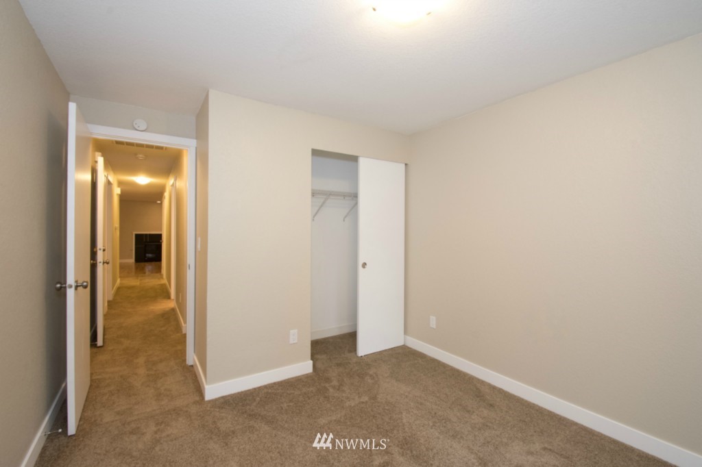 1815 Southwest Young Road Port Orchard, WA 98367 - Photo 14 of 20 Gallery Image 14