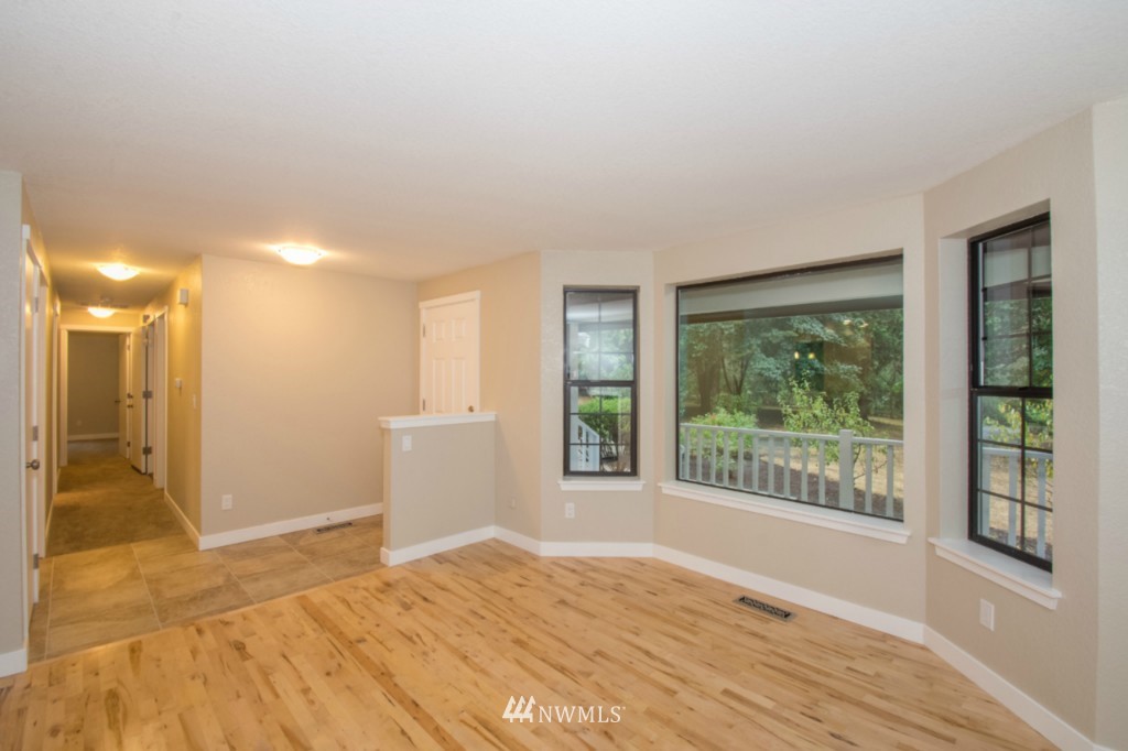 1815 Southwest Young Road Port Orchard, WA 98367 - Photo 4 of 20 Gallery Image 4