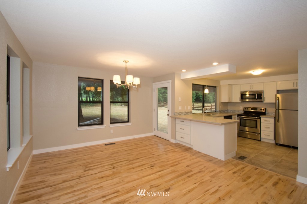 1815 Southwest Young Road Port Orchard, WA 98367 - Photo 8 of 20 Gallery Image 8