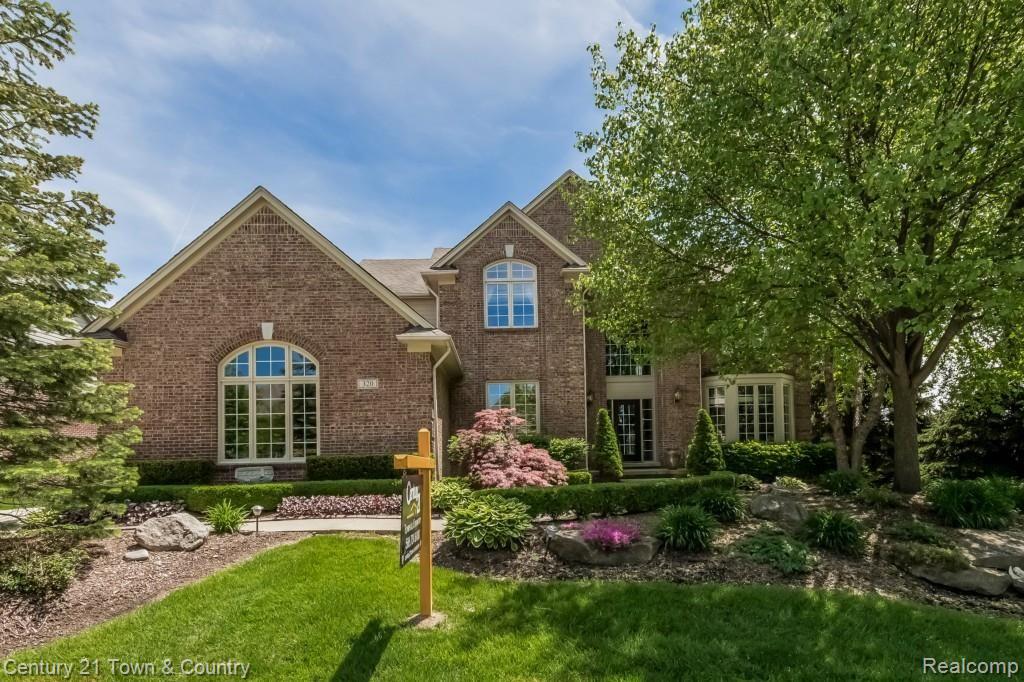 320 Wyngate Drive Rochester, MI 48307 - Photo 2 of 47 001-Front_View-1722791-large.jpg