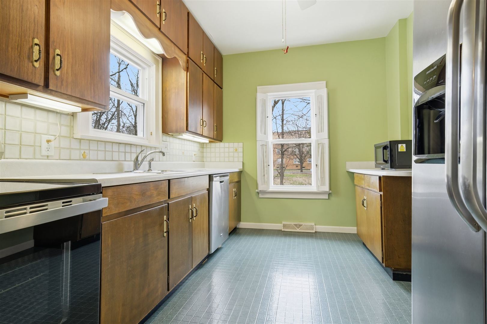 907 South Fell Avenue Normal, IL 61761 - Photo 11 of 35