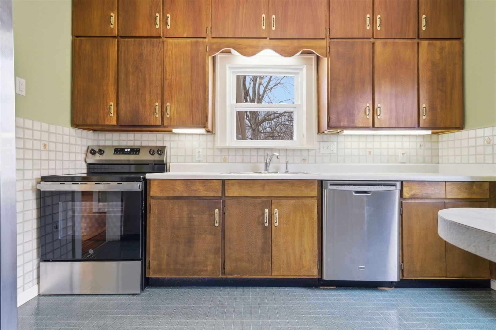 907 South Fell Avenue Normal, IL 61761 - Photo 12 of 35