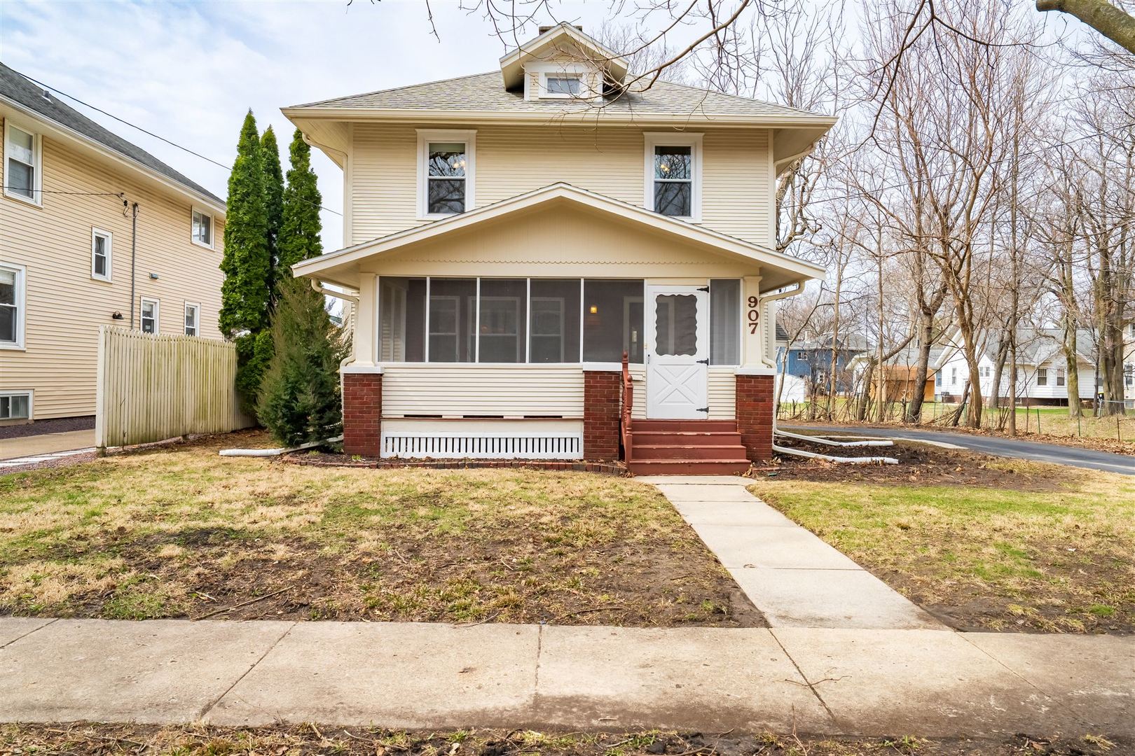 907 South Fell Avenue Normal, IL 61761 - Photo 2 of 35