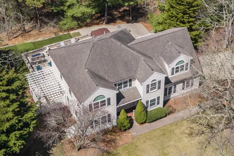 $1,299,000 | 66 Frog Pond Close, Mashpee, MA 02649