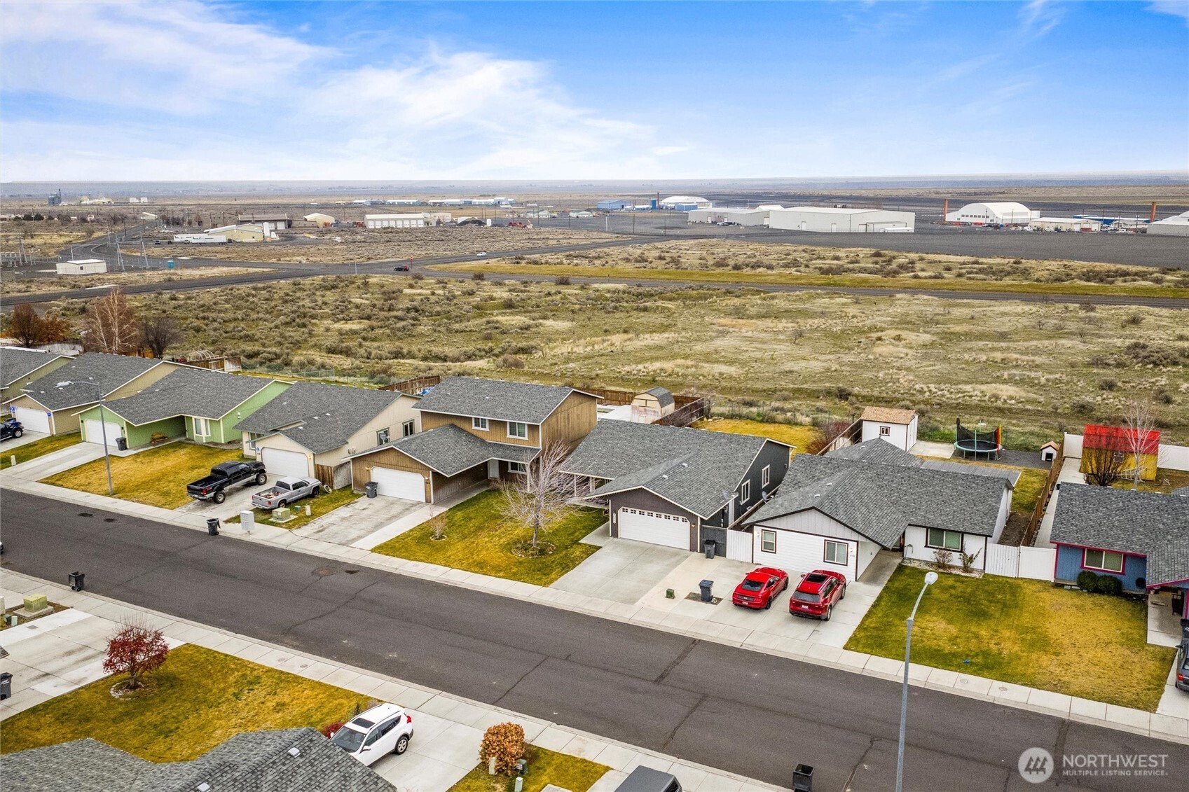 682 L Street Southeast Ephrata, WA 98823 - Photo 2 of 40 a view of a city with an ocean view