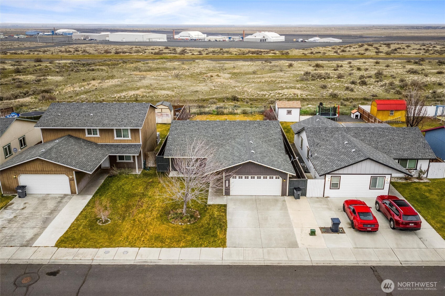 682 L Street Southeast Ephrata, WA 98823 - Photo 3 of 40 a view of city with ocean