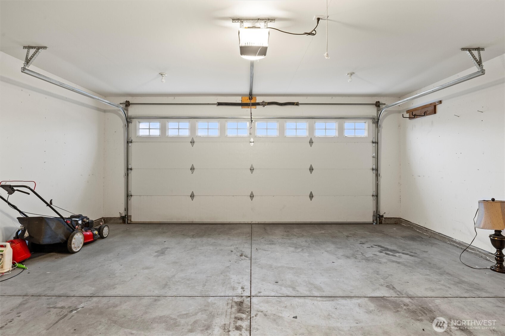 682 L Street Southeast Ephrata, WA 98823 - Photo 33 of 40 a view of a garage