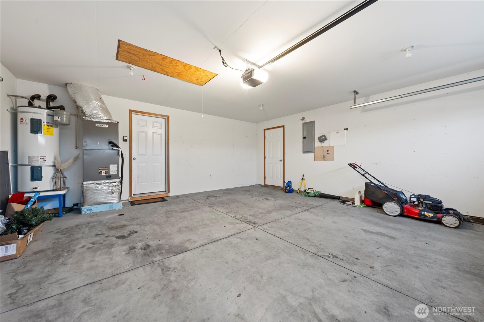 682 L Street Southeast Ephrata, WA 98823 - Photo 34 of 40 a view of garage