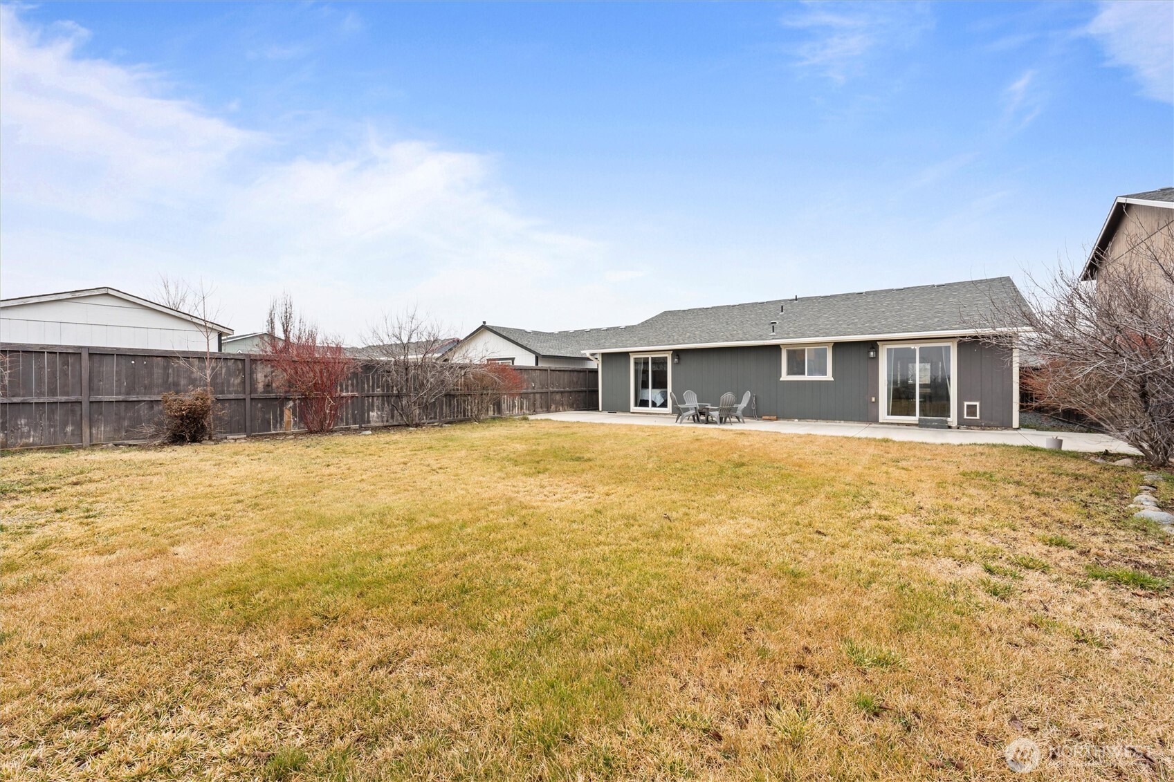 682 L Street Southeast Ephrata, WA 98823 - Photo 38 of 40 a house view with swimming pool in front of it