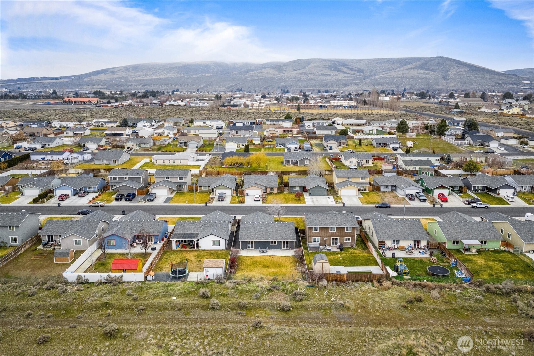 682 L Street Southeast Ephrata, WA 98823 - Photo 40 of 40 an aerial view of residential houses with outdoor space