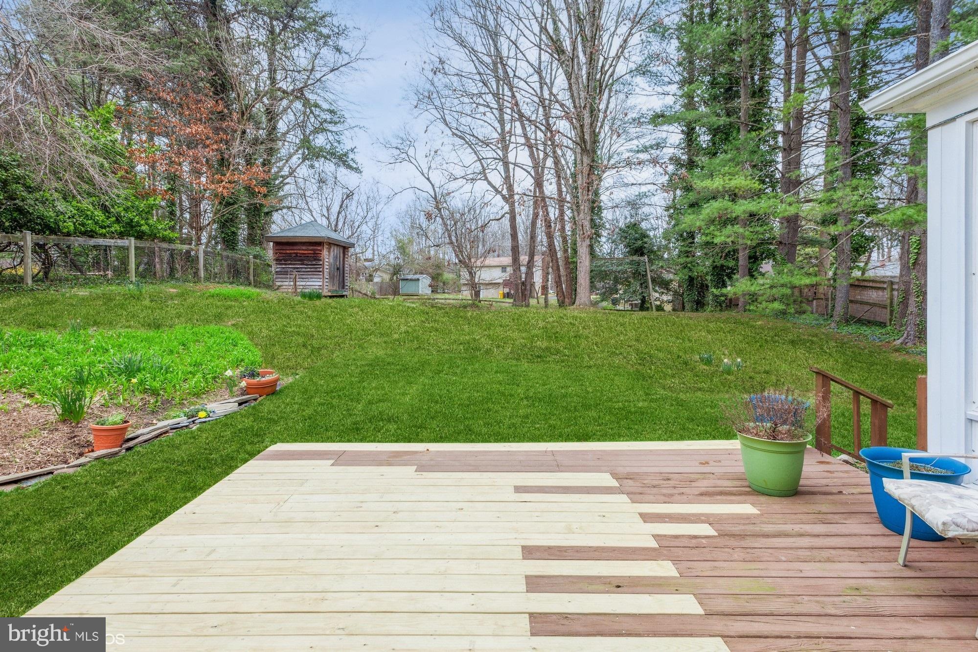 2009 Valley Road Annapolis, MD 21401 - Photo 27 of 38 Large deck overlooking back yard