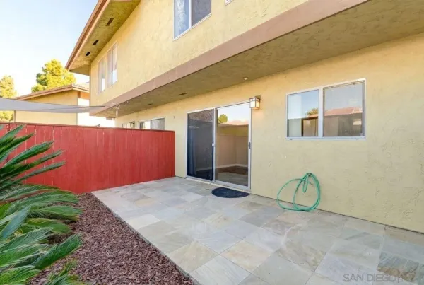 a view of a garage