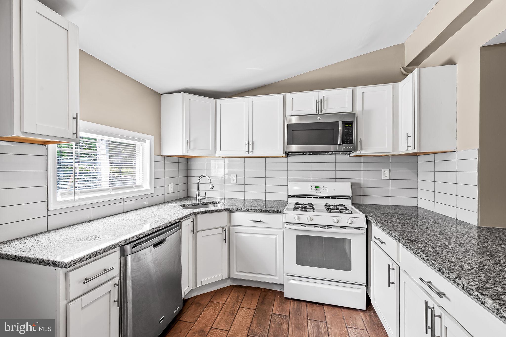 3217 Ravenwood Avenue Baltimore, MD 21213 - Photo 10 of 20