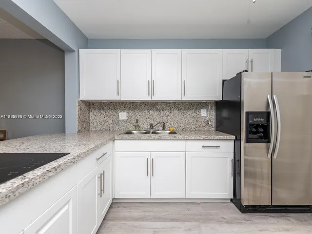 $1,595 | 2200 Park Lane, Unit 209, Hollywood, FL 33021