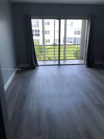 $1,595 | 2200 Park Lane, Unit 209, Hollywood, FL 33021