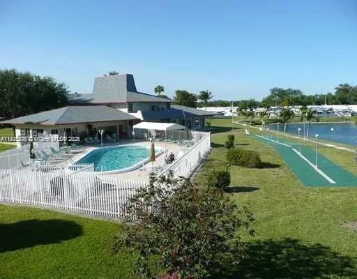 $1,595 | 2200 Park Lane, Unit 209, Hollywood, FL 33021