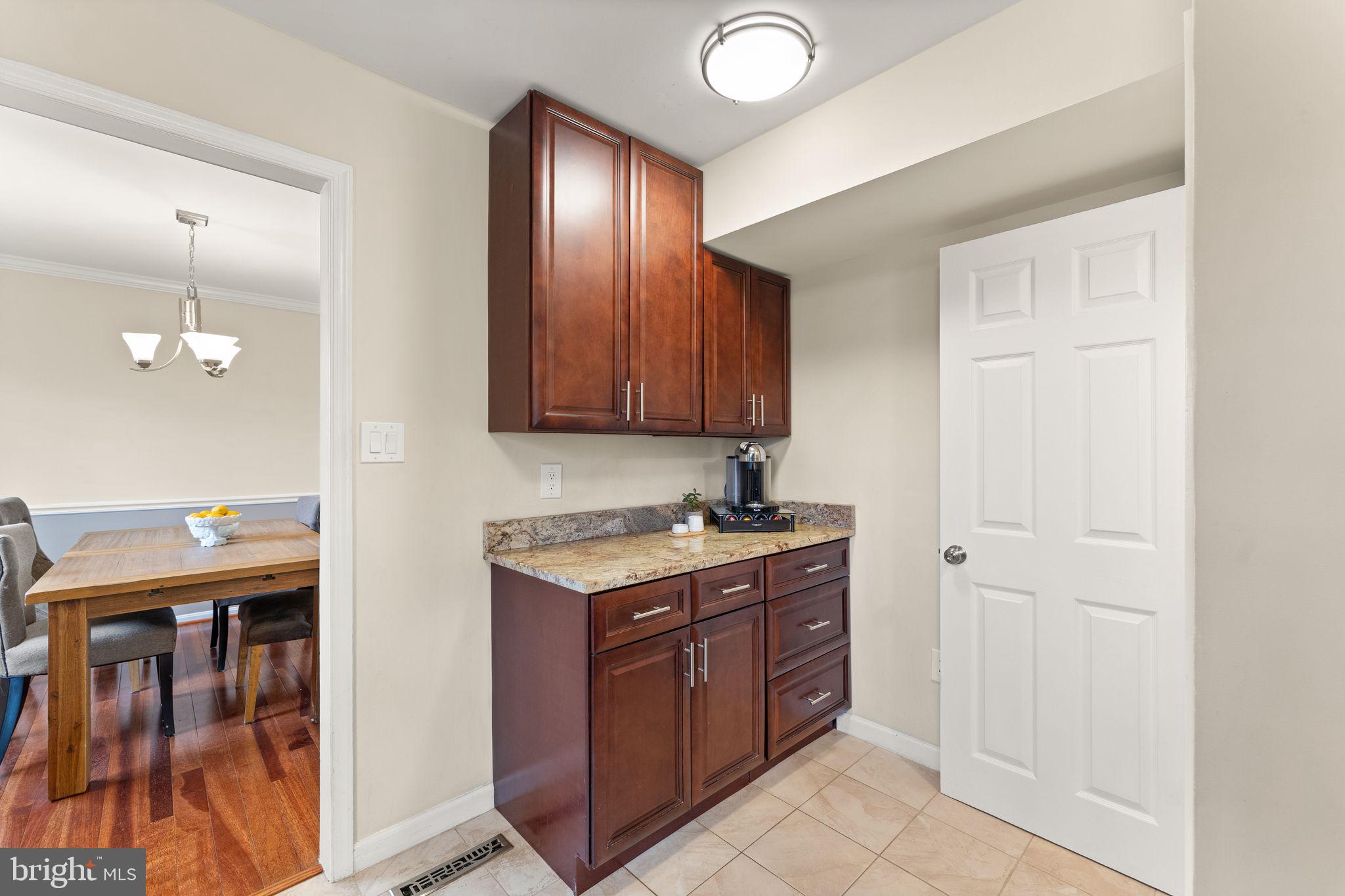 2412 Ivywood Road Reston, VA 20191 - Photo 20 of 63