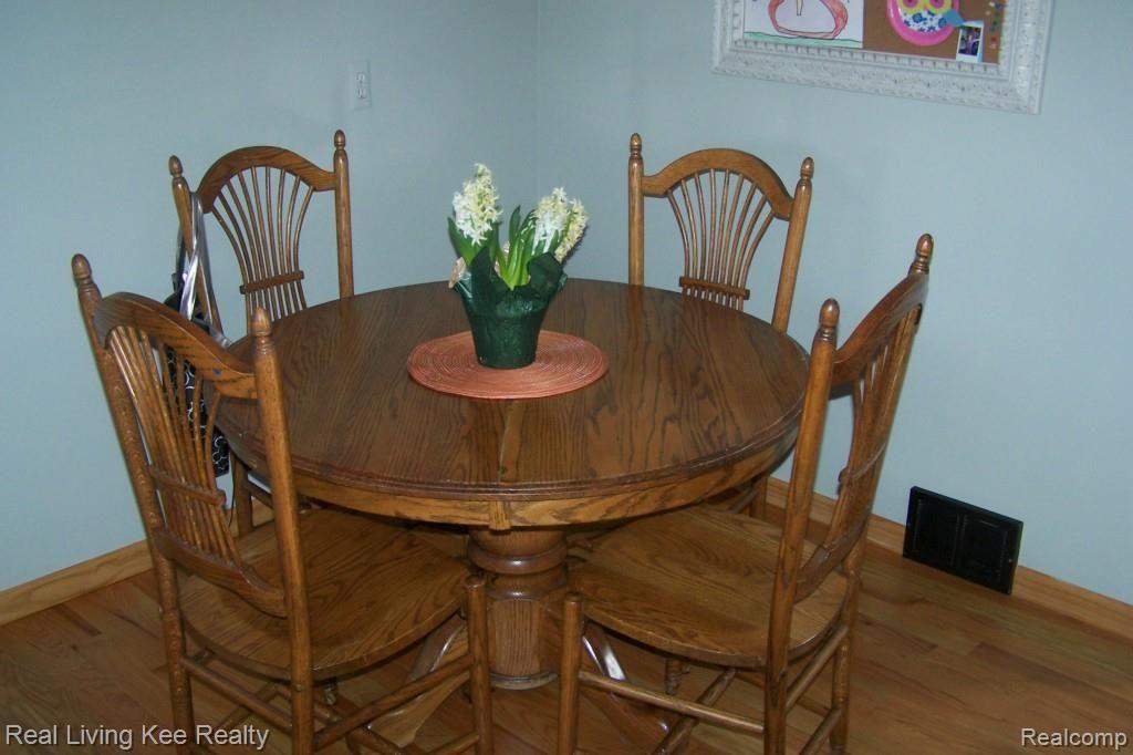 31325 Northwood Road Fraser, MI 48026 - Photo 14 of 22 010.jpg