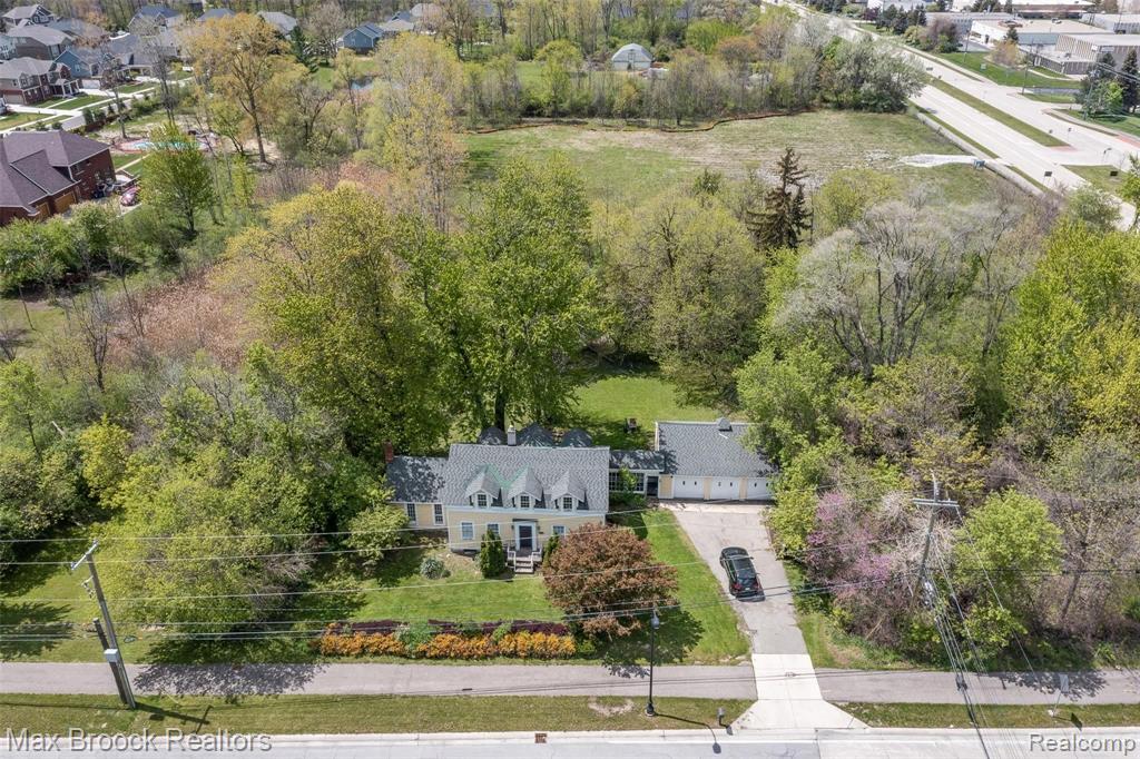 2040 South Livernois Road Rochester Hills, MI 48309 - Photo 2 of 24
