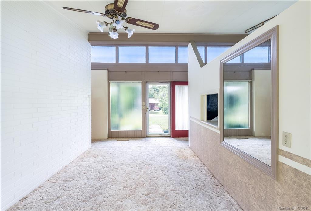 1748 Ratcliff Cove Road Waynesville, NC 28786 - Photo 11 of 26 Gallery Image 11
