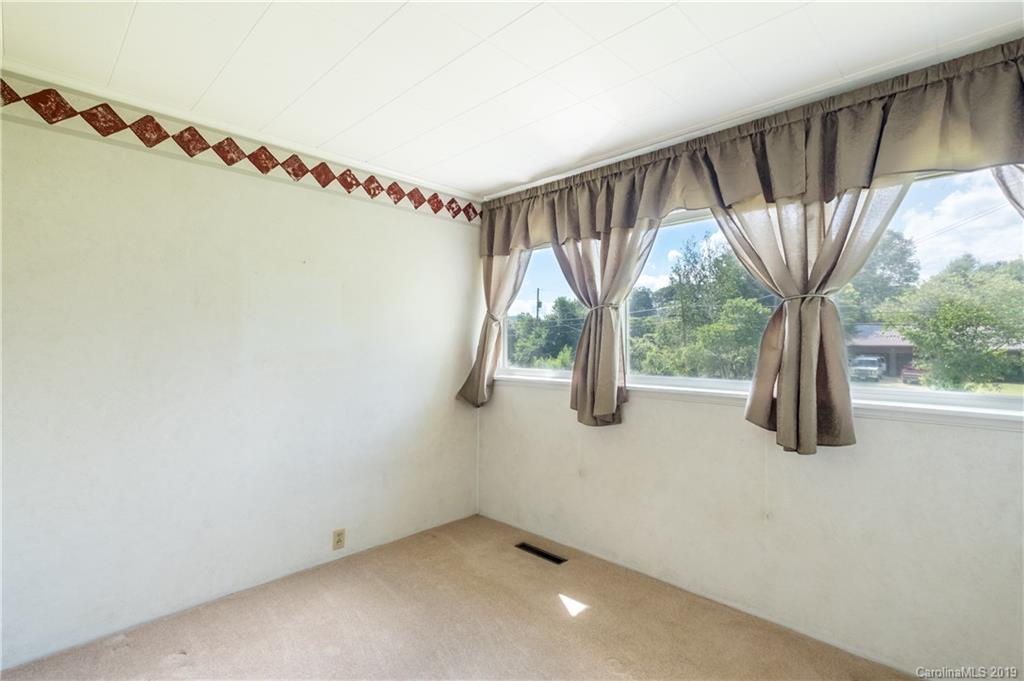 1748 Ratcliff Cove Road Waynesville, NC 28786 - Photo 23 of 26 Gallery Image 23