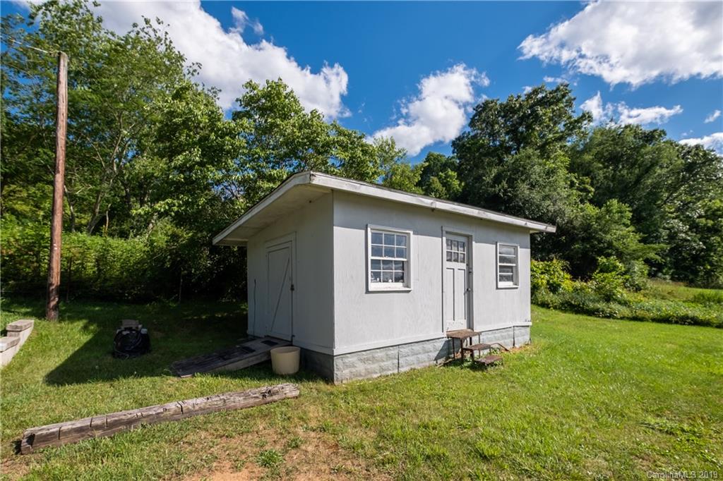 1748 Ratcliff Cove Road Waynesville, NC 28786 - Photo 10 of 26 Gallery Image 10