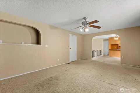 $389,900 | 15111 27th Avenue East, Tacoma, WA 98445