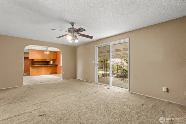 $389,900 | 15111 27th Avenue East, Tacoma, WA 98445