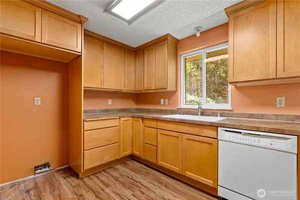 $389,900 | 15111 27th Avenue East, Tacoma, WA 98445