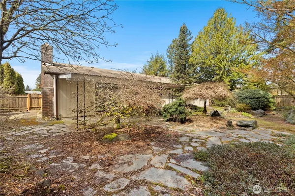 $389,900 | 15111 27th Avenue East, Tacoma, WA 98445