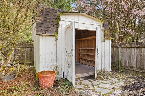 $389,900 | 15111 27th Avenue East, Tacoma, WA 98445