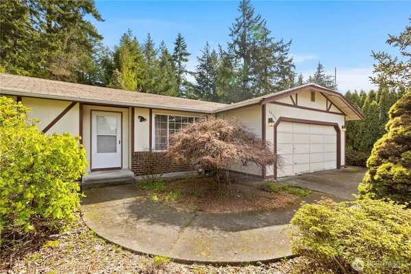 $389,900 | 15111 27th Avenue East, Tacoma, WA 98445