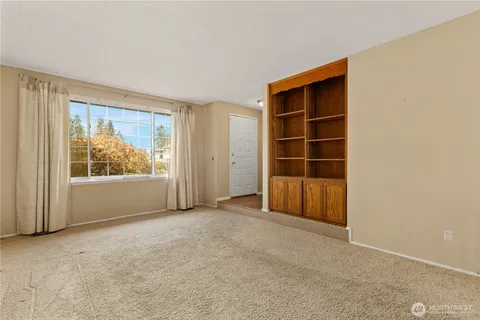 $389,900 | 15111 27th Avenue East, Tacoma, WA 98445