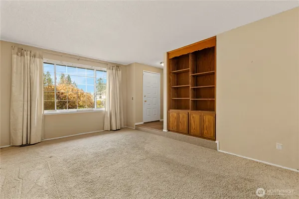 $389,900 | 15111 27th Avenue East, Tacoma, WA 98445