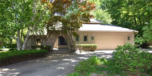 $339,000 | 5593 Engleton Lane, Girard, OH 44420