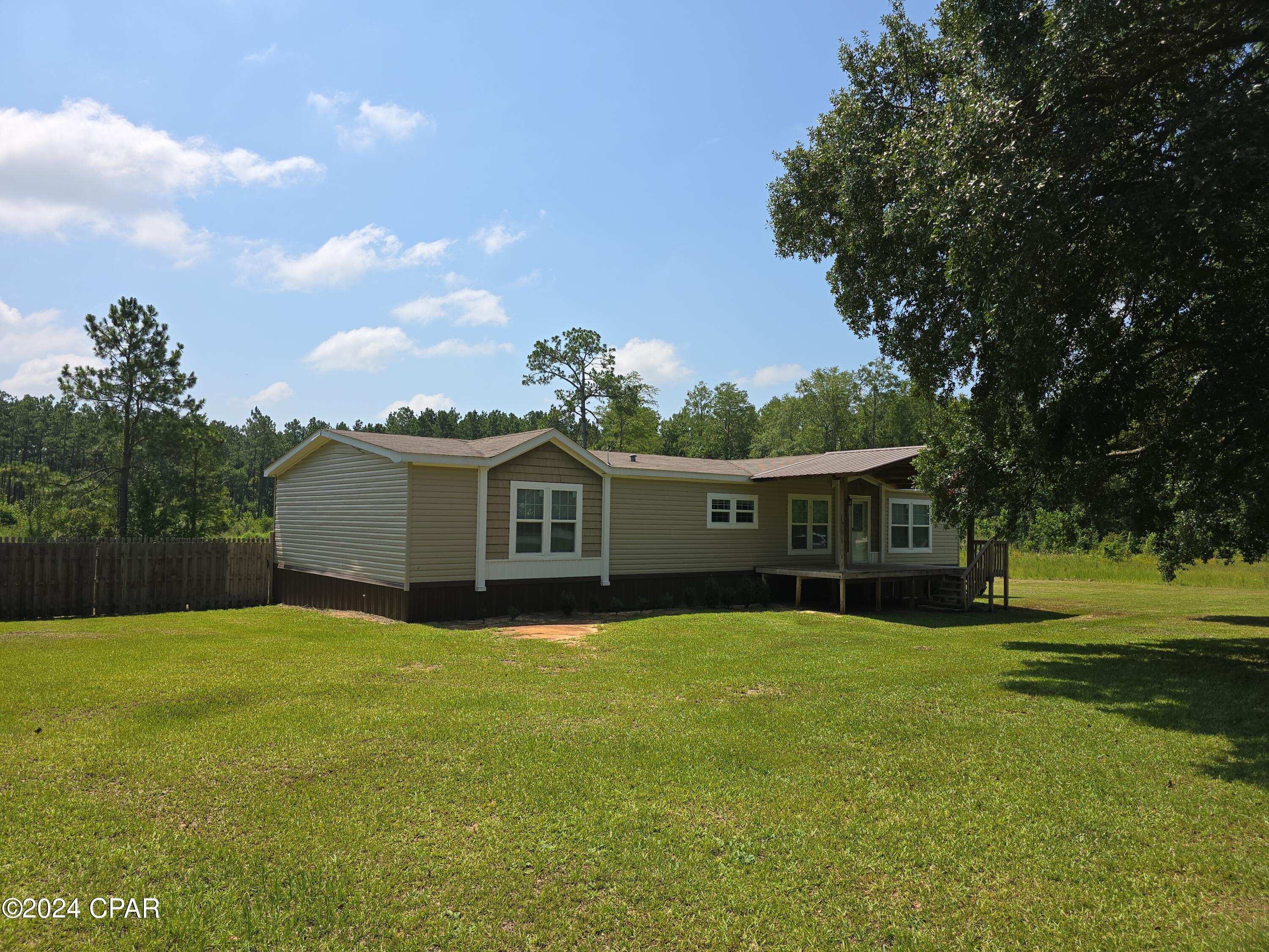 2344 Sapp Road Cottondale, FL 32431 - Photo 3 of 27