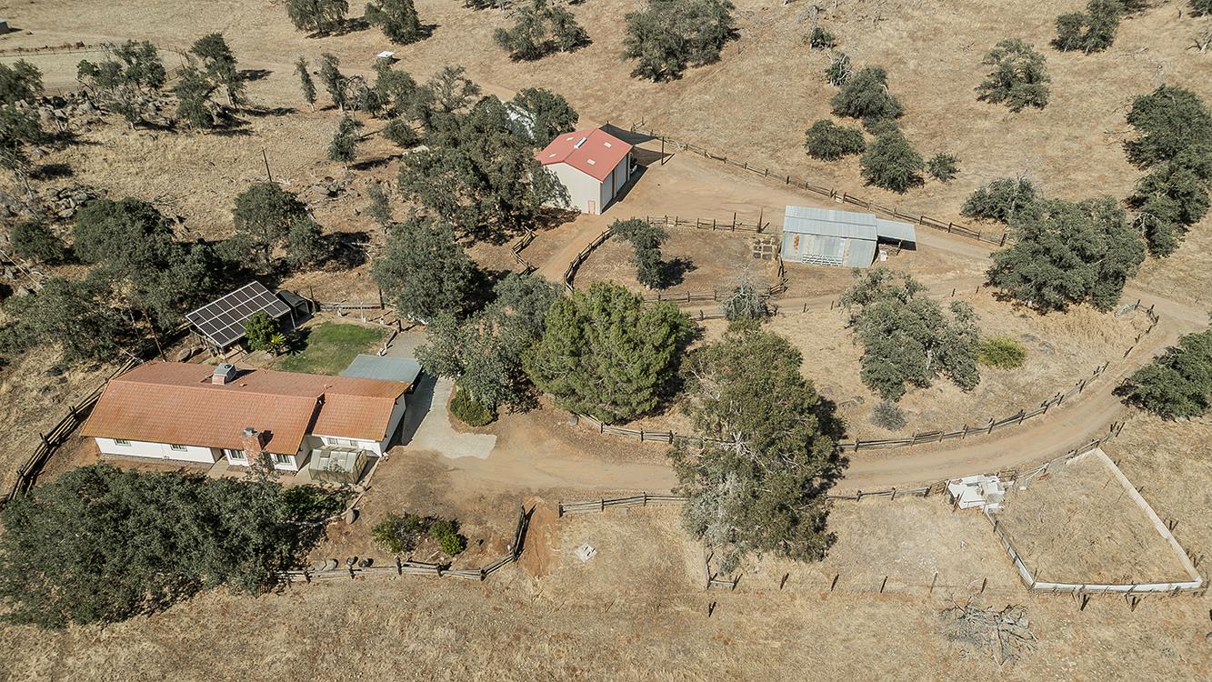 22085 Watts Valley Road Sanger, CA 93657 - Photo 66 of 98