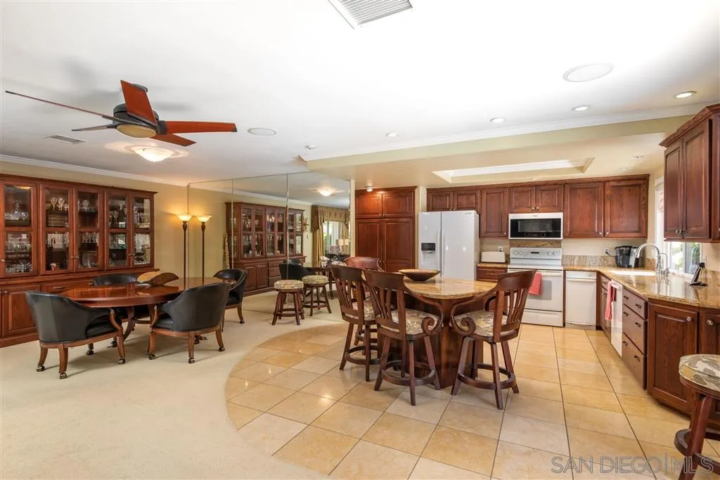1677 Calmin Way Fallbrook, CA 92028 - Photo 7 of 25 Gallery Image 7