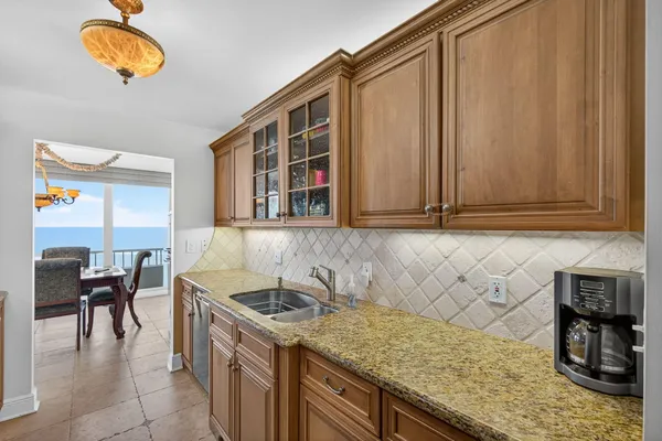 $4,500 | 5550 North Ocean Drive, Unit 20C, Singer Island, FL 33404