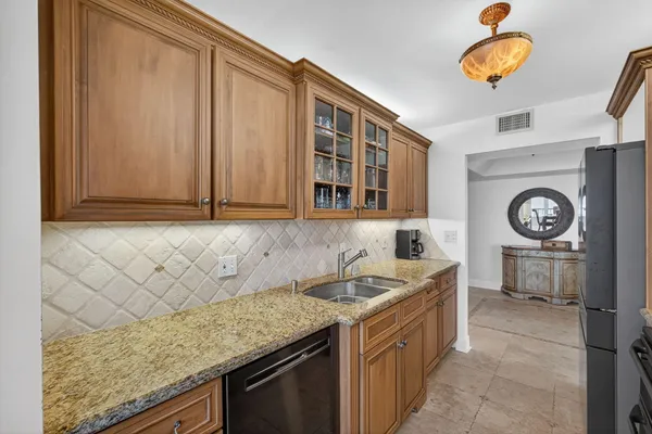 $4,500 | 5550 North Ocean Drive, Unit 20C, Singer Island, FL 33404