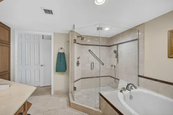 $4,500 | 5550 North Ocean Drive, Unit 20C, Singer Island, FL 33404