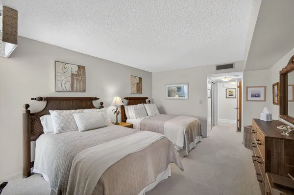 $4,500 | 5550 North Ocean Drive, Unit 20C, Singer Island, FL 33404