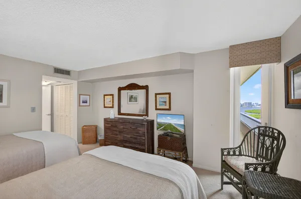 $4,500 | 5550 North Ocean Drive, Unit 20C, Singer Island, FL 33404