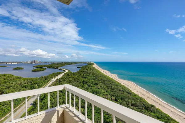 $4,500 | 5550 North Ocean Drive, Unit 20C, Singer Island, FL 33404