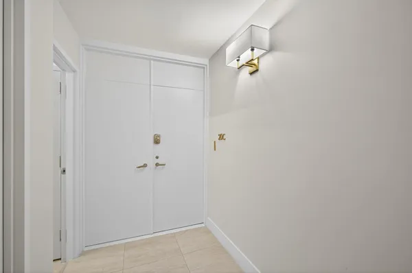 $4,500 | 5550 North Ocean Drive, Unit 20C, Singer Island, FL 33404