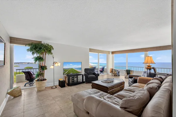 $4,500 | 5550 North Ocean Drive, Unit 20C, Singer Island, FL 33404