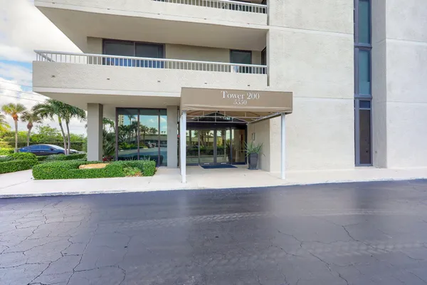 $4,500 | 5550 North Ocean Drive, Unit 20C, Singer Island, FL 33404