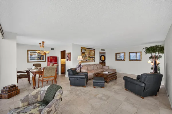 $4,500 | 5550 North Ocean Drive, Unit 20C, Singer Island, FL 33404